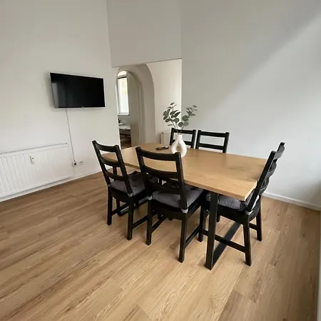 Homebase Mit Küche Und 5 Einzelbetten Apartamento Krefeld