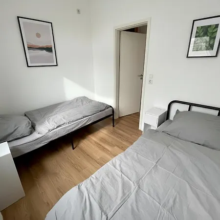 Homebase Mit Kueche Und 5 Einzelbetten 公寓 克雷费尔德
